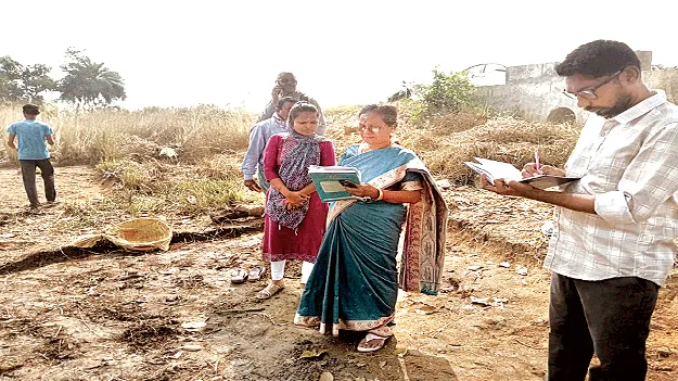 వేతనదారులు సమయపాలన పాటించాలి: ఏపీడీ 