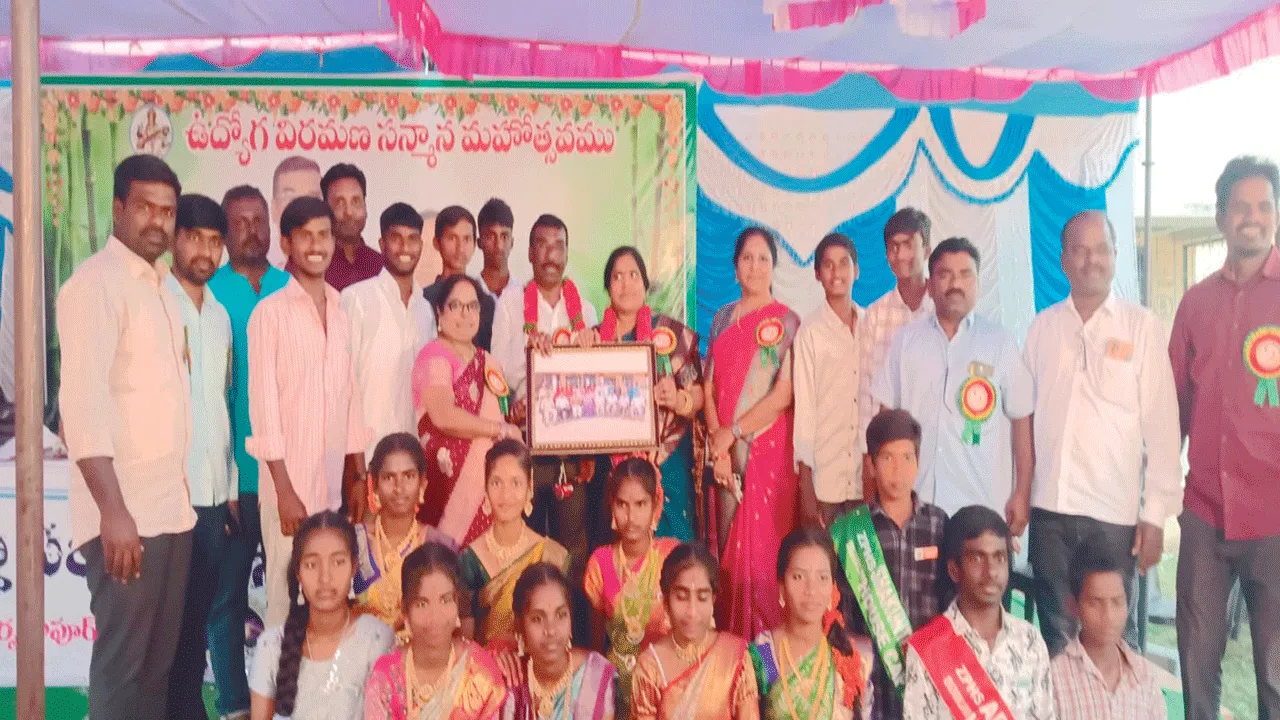 మా ఊరికి బస్సు నడపండి