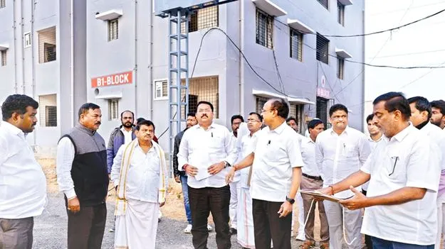 గృహాలను నివాసయోగ్యంగా తీర్చిదిద్దండి 