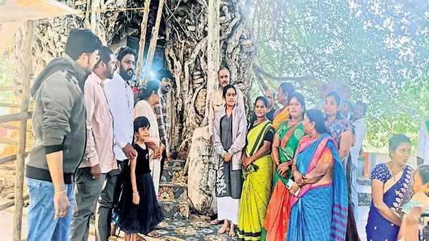 ఉమా రామలింగేశ్వర స్వామి సన్నిధిలో కర్ణాటక హైకోర్టు న్యాయమూర్తి