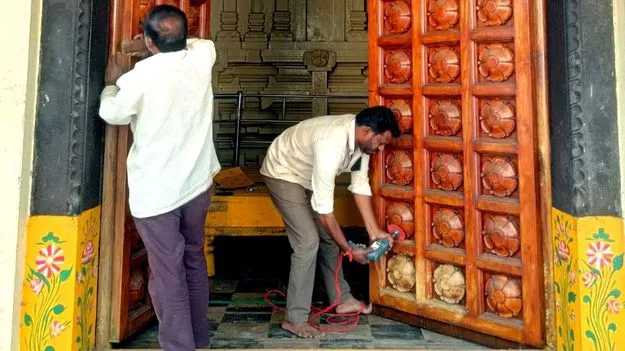 శ్రీవారి ఉత్తర ద్వారం ముస్తాబు