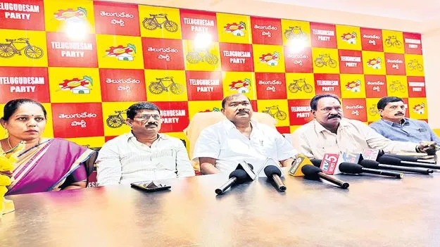 స్థానిక సంస్థల ఎన్నికల్లో గెలుపే లక్ష్యం