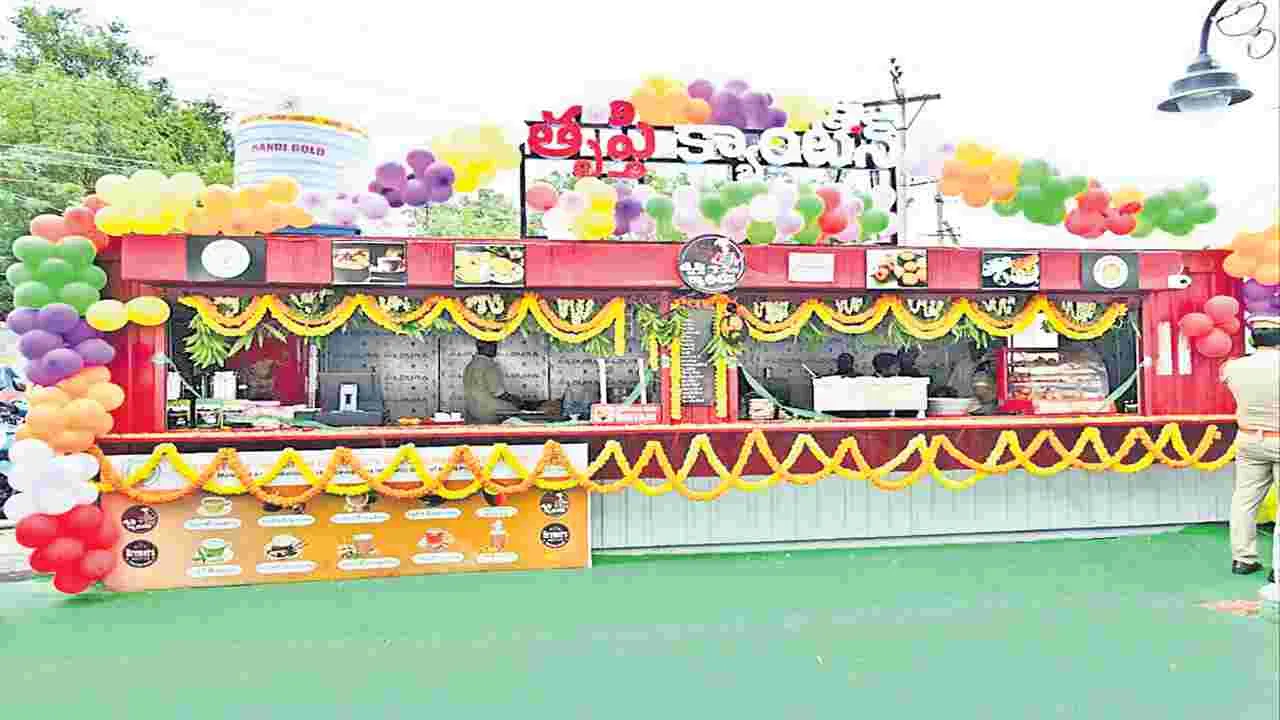 అతివలకు అందలం