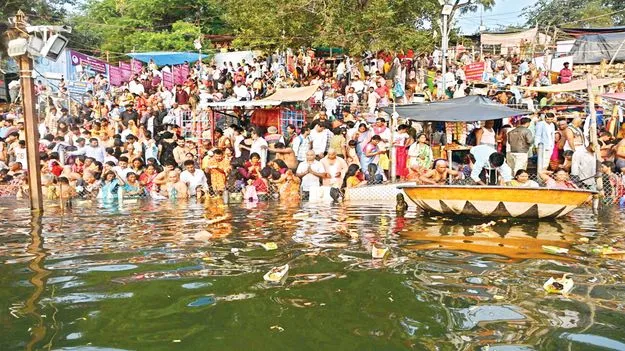 శ్రీశైలం.. భక్త జనసంద్రం