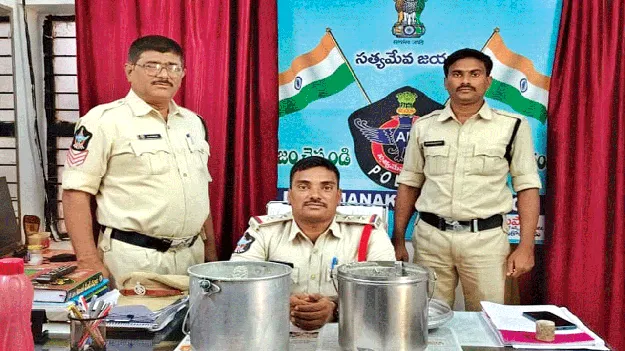 కల్తీ నెయ్యి స్వాధీనం