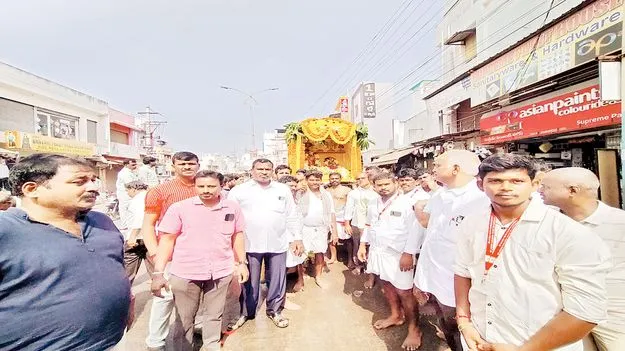 వైభవంగా అహోబిలేశుడి పార్వేట
