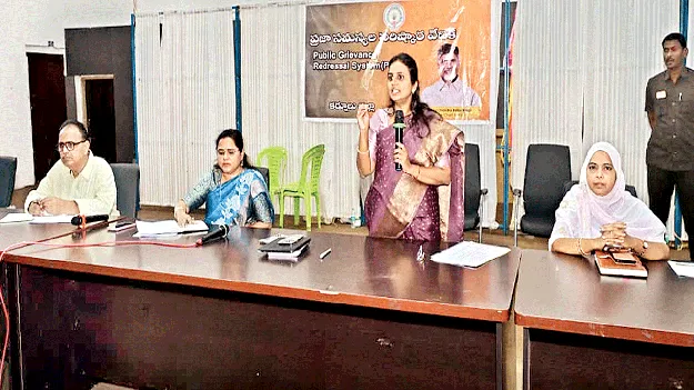 హాస్టళ్ల నిర్వహణ లేకుంటే చర్యలు