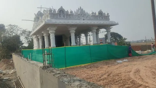 పోలీసు నీడలో ప్రత్తిపాడు శివాలయం