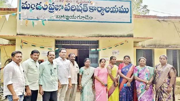 బుట్టాయగూడెం ఎంపీపీపై నెగ్గిన అవిశ్వాస తీర్మానం