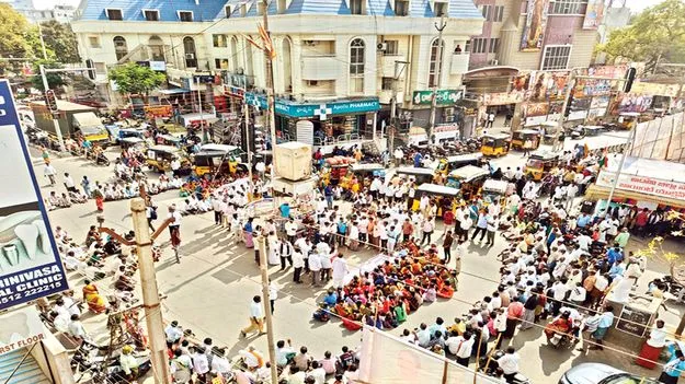 ఇక ఆదోని రెండు మండలాలు?