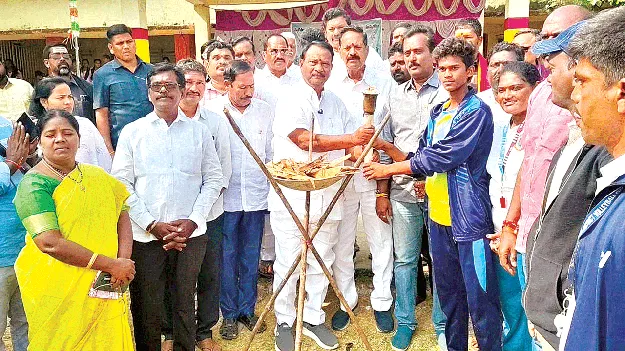 విద్యతో పాటు క్రీడలు ఎంతో అవసరం 