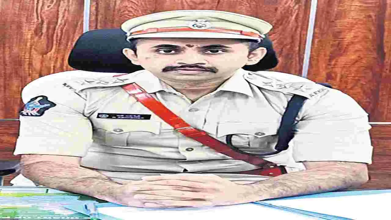 పాడేరు డీఎస్పీగా  అభిషేక్‌ బాధ్యతల స్వీకరణ