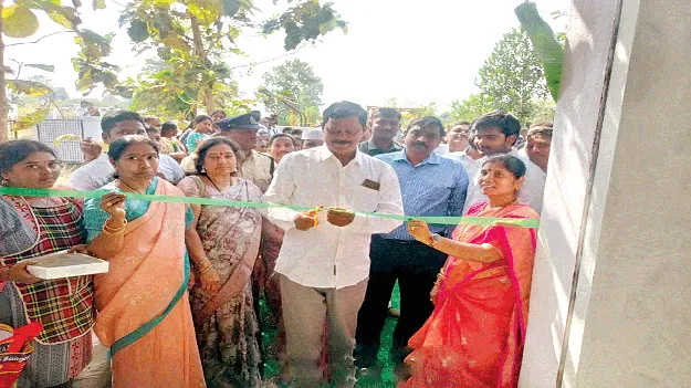 మహిళలు ఆర్థికంగా బలోపేతం కావాలి