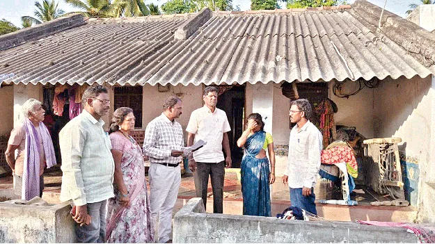 నిబంధనల మేరకే ఇళ్లు మంజూరు