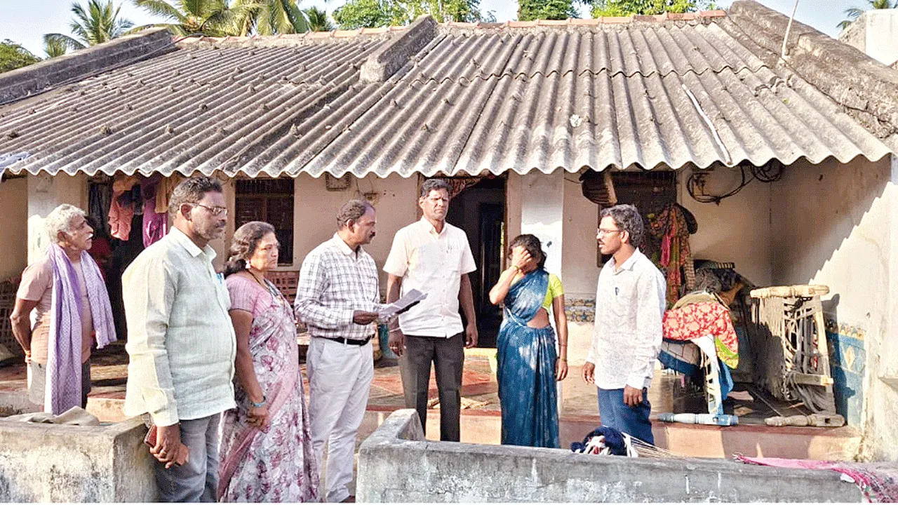 నిబంధనల మేరకే ఇళ్లు మంజూరు