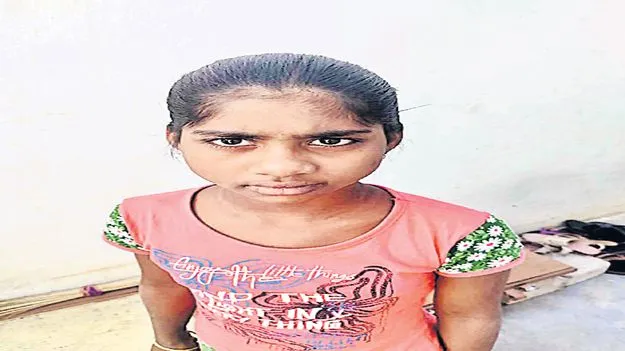 కోతుల దాడితో బెంబేలు