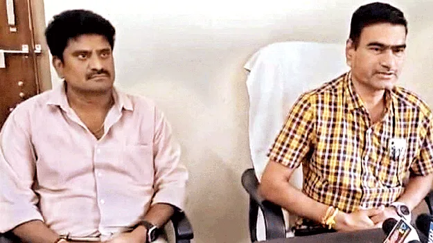 సకాలంలో బిల్లులు చెల్లించాలి