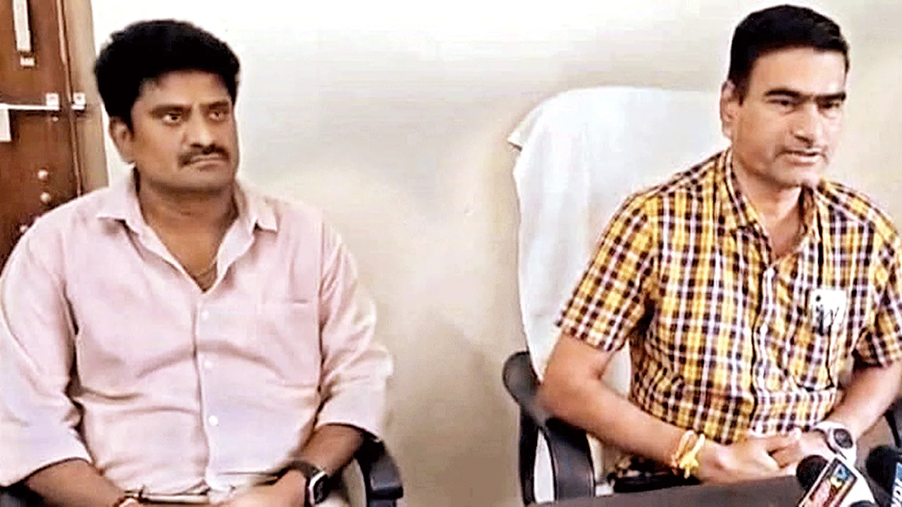 సకాలంలో బిల్లులు చెల్లించాలి