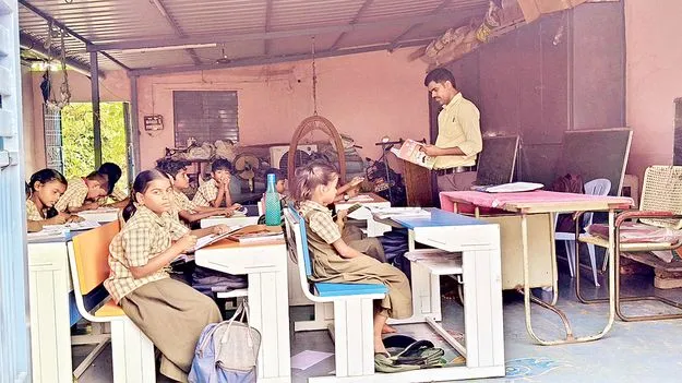    ఇంకెన్నాళ్లీ కష్టాలు 