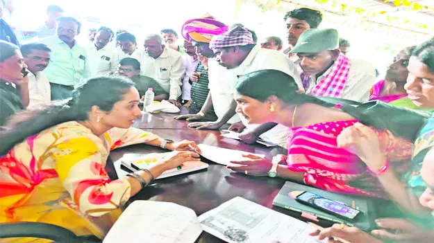 అర్జీలకు తక్షణ పరిష్కారం చూపాలి