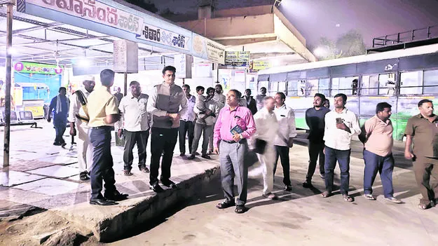 COLLECTOR: పారిశుధ్యాన్ని మరింత మెరుగుపరచాలి