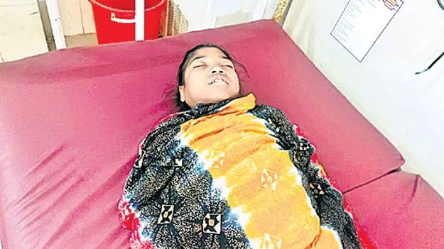 అనారోగ్యంతో ఆశ్రమ విద్యార్థిని మృతి