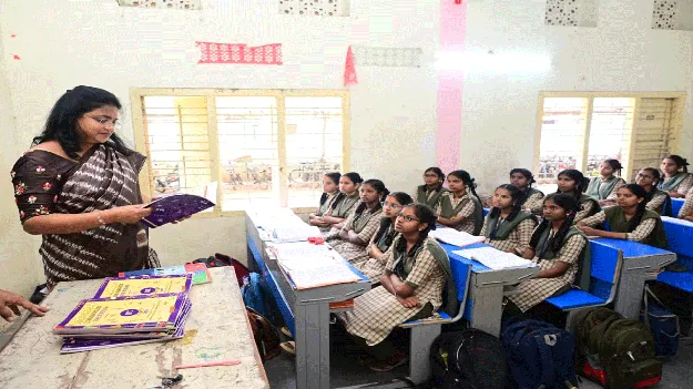 సెల్‌ఫోన్‌లో ఏం చూస్తున్నారు ?