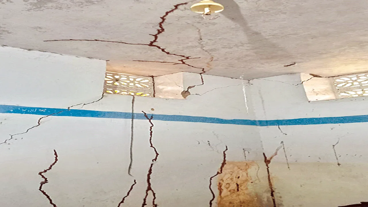 పర్యవేక్షణ లేక.. పరిపాలన సాగక