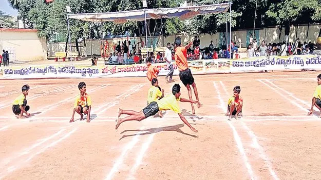 ఉత్కంఠభరితంగా రాష్ట్రస్థాయి ఖోఖో పోటీలు