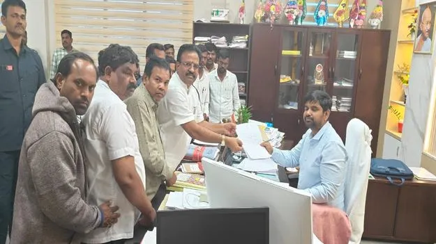 డాక్టర్‌ లైసెన్స్‌ రద్దు చేయాలని ఫిర్యాదు 