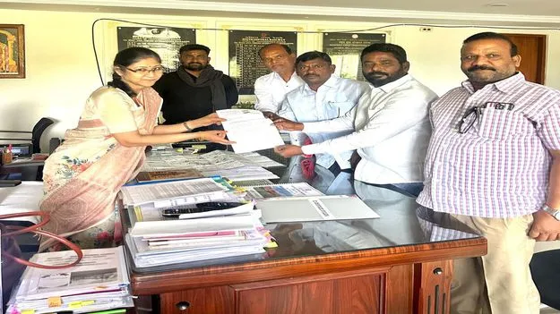 Peddapalli: కొలనూర్‌ రైల్వేస్టేషన్‌లో ఎక్స్‌ప్రెస్‌ రైళ్లను ఆపాలి