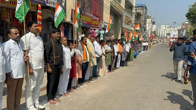 ప్రజలందరినీ ఏకతాటిపైకి తెచ్చిన గీతం వందేమాతరం 