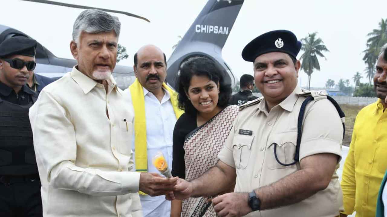 CM Chandrababu Naidu: నల్లజర్లలో పర్యటించిన ముఖ్యమంత్రి చంద్రబాబు నాయుడు