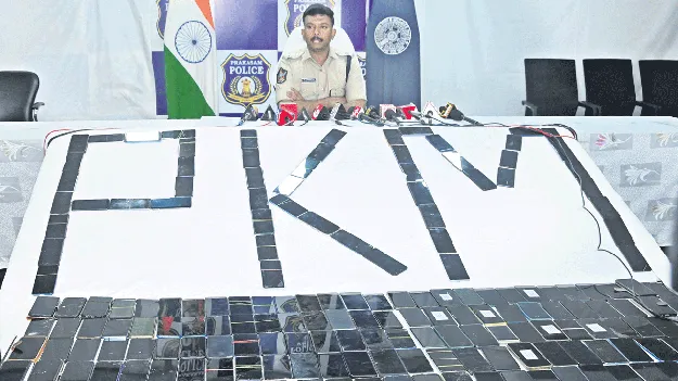 342 సెల్‌ఫోన్లు రికవరీ చేసిన పోలీసులు