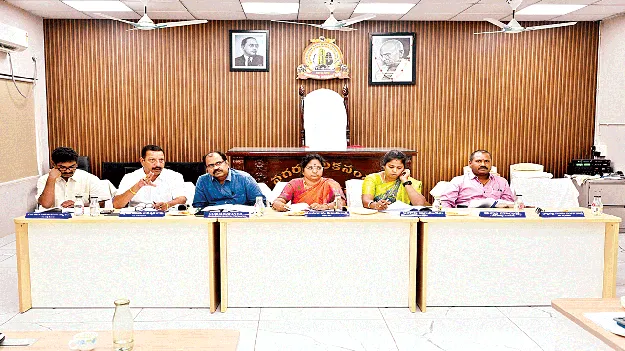 నగరాభివృద్ధికి కృషి చేయండి 