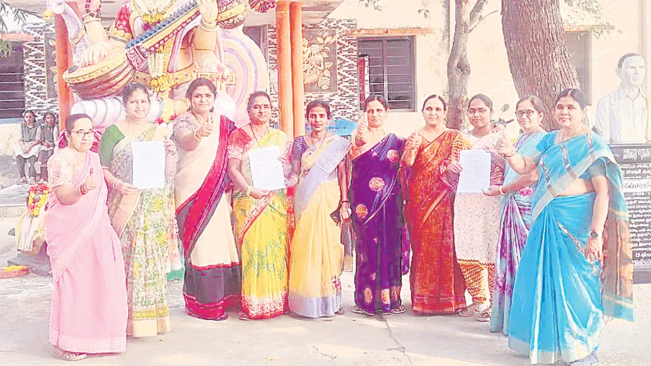 చైల్డ్‌ కేర్‌ లీవ్‌రూల్స్‌ జీవో జారీపై హర్షం