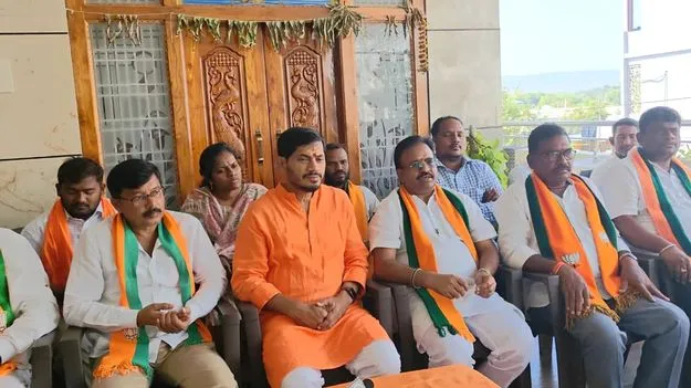  హైదరాబాద్‌కే పరిమితమైన ఎమ్మెల్యేలు