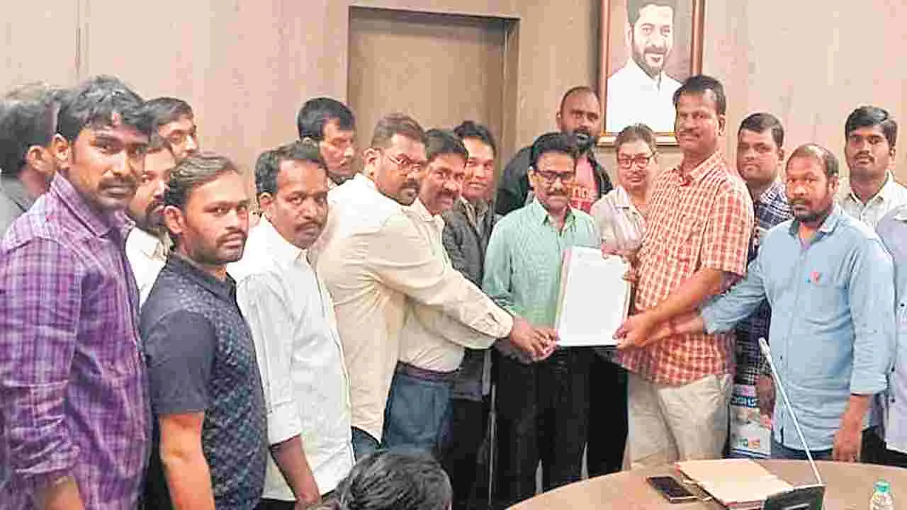 Journalists Unification Demanded: Sజర్నలిస్టులందరికీ ఒకే అక్రెడిటేషన్‌ ఇవ్వాలి