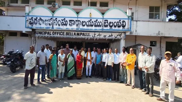 రోడ్డు విస్తరణ బాధితులకు న్యాయం చేయాలి