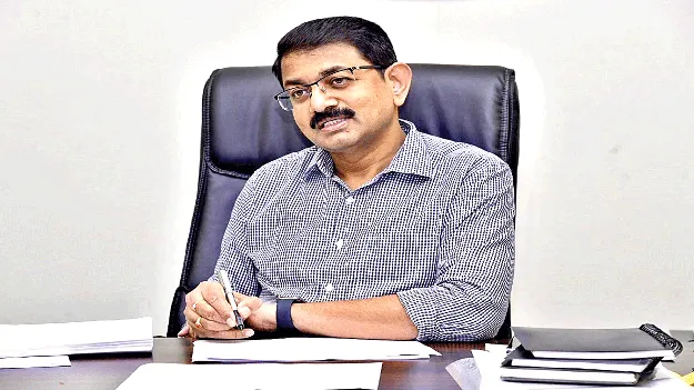  యువత పారిశ్రామిక వేత్తలుగా ఎదగాలి 