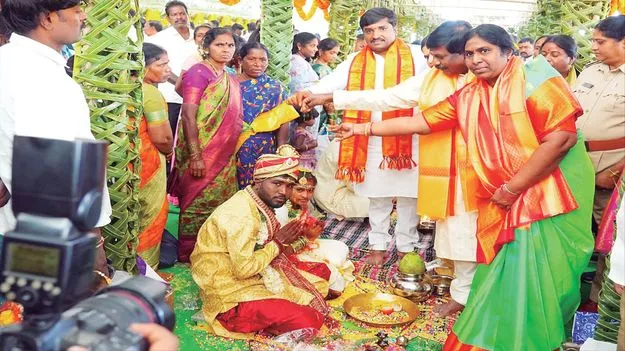 సామూహిక వివాహాలు పేదలకు వరం