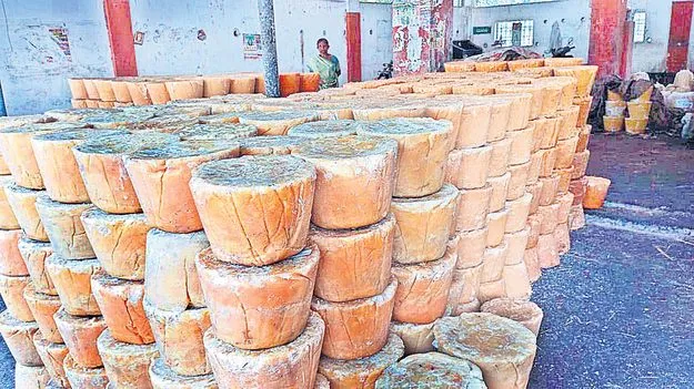 రికార్డుస్థాయిలో బెల్లం లావాదేవీలు