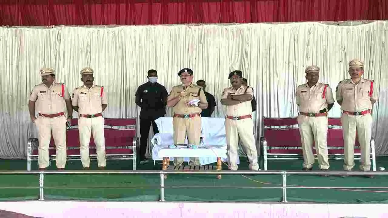 ఎన్నికల కమిషన్‌ నిబంధనలకు లోబడి పనిచేయండి