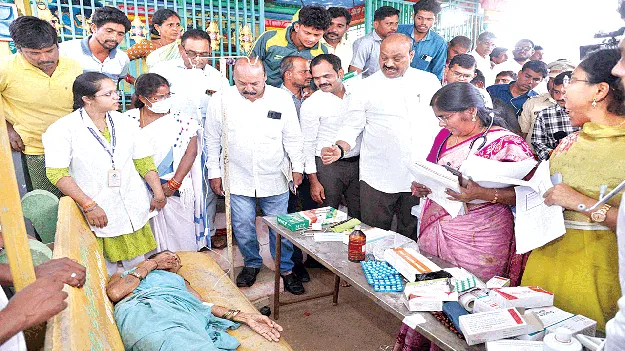  తాళ్లవలసలో ఇంటింటా వైద్య పరీక్షలు నిర్వహించండి