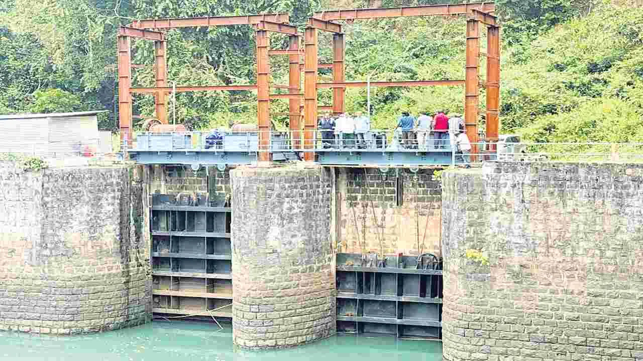 పొల్లూరు యూనిట్ల పనులకు శ్రీకారం