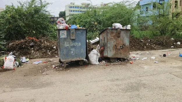 డంపర్‌బిన్లకు చిల్లులు