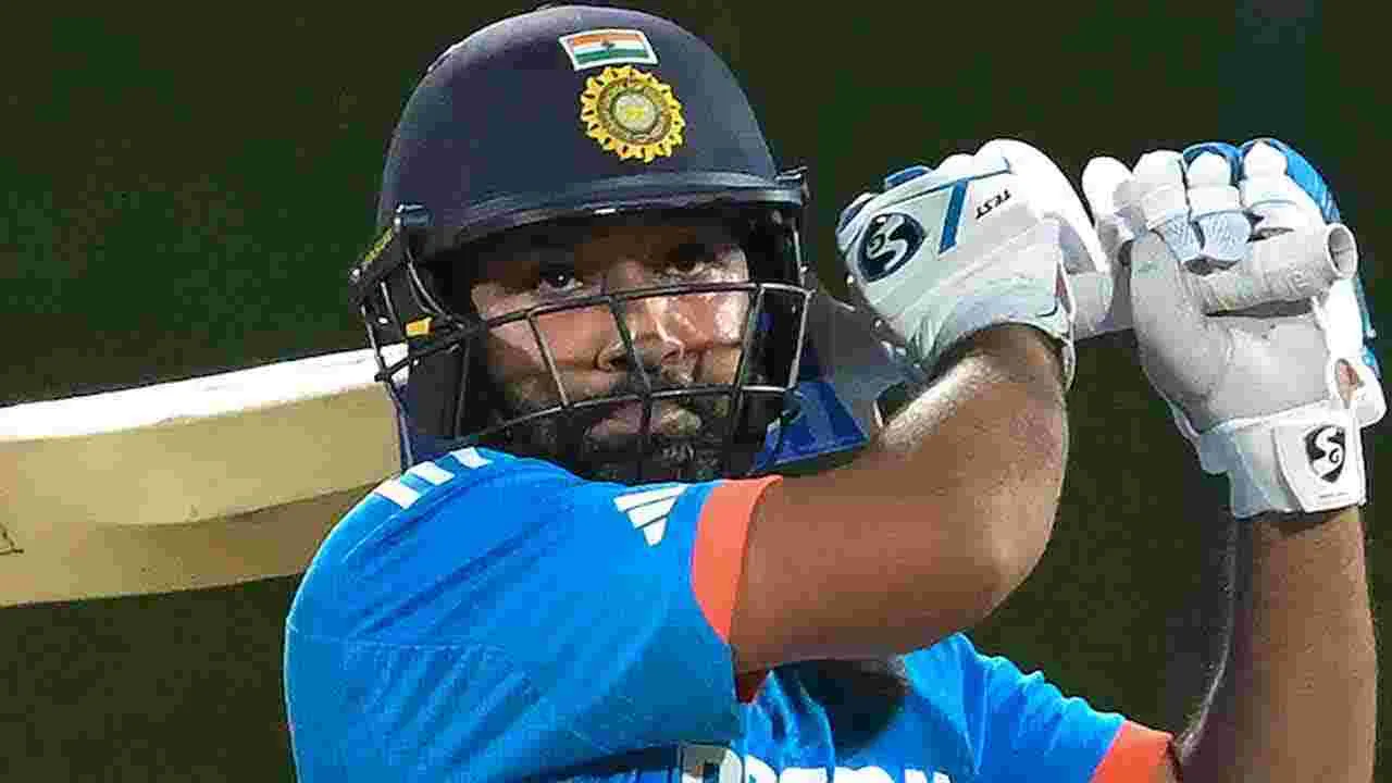 Rohit Sharma: మరో మూడు సిక్సులు కొడితే..! అరుదైన రికార్డుకు చేరువలో హిట్‌మ్యాన్
