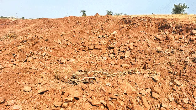 ఎర్రమట్టి మాఫియా