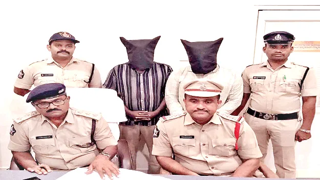 ఆన్‌లైన్‌ బెట్టింగ్‌ల కోసం చోరీలు