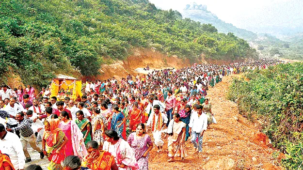 A glorious tour of the hills వైభవంగా గిరిప్రదక్షిణ 